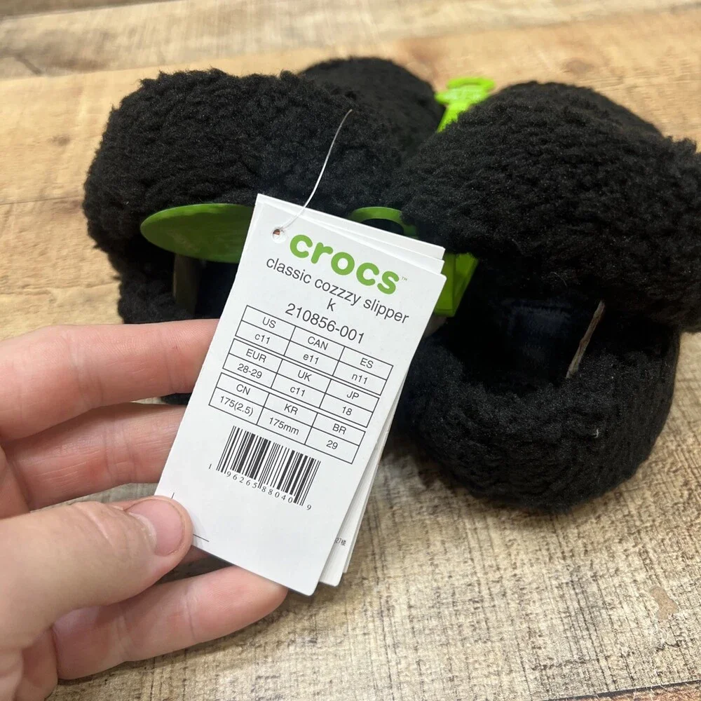 Crocs Classic Cozzzy Slipper Kids Black Clogs Fuzzy Size C11 NEW!